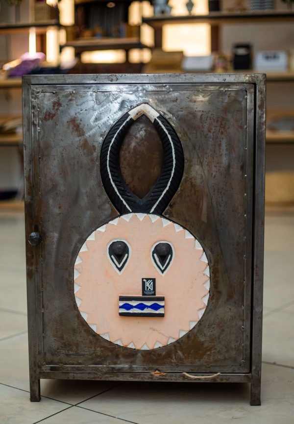 Commode à masque Goli