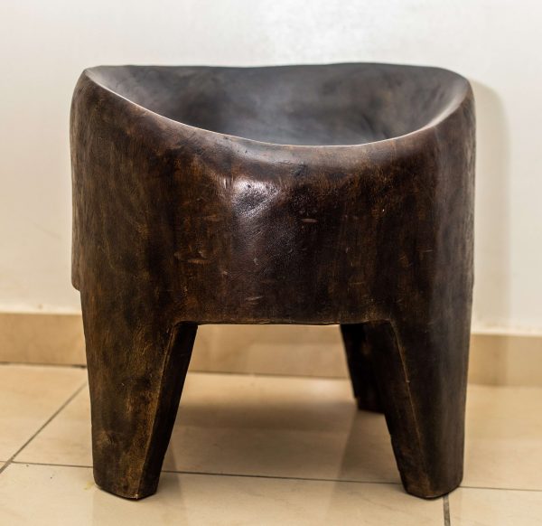 Tabouret en tronc d'arbre